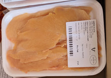 Cargar imagen en el visor de la galería, Pit de pollastre de pagès filetejat – Safata 500 Gr aprox.
